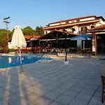 Golden Hotel 2*