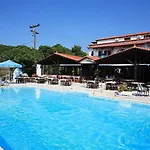 Golden Hotel 2*