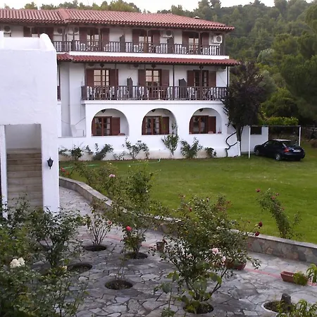 Golden 2* Koukounaries