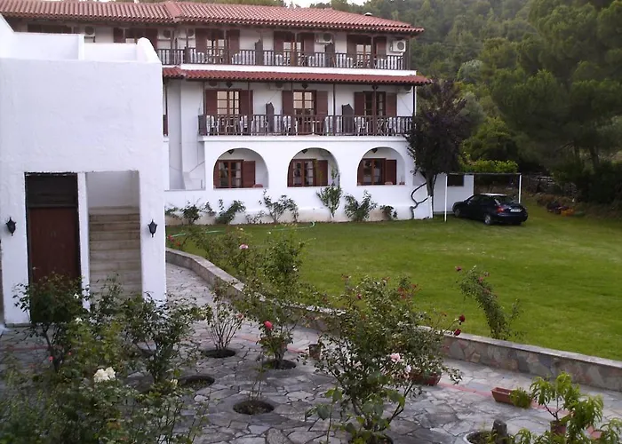 Golden 2* Koukounaries