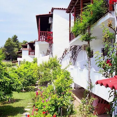 Golden 2* Koukounaries